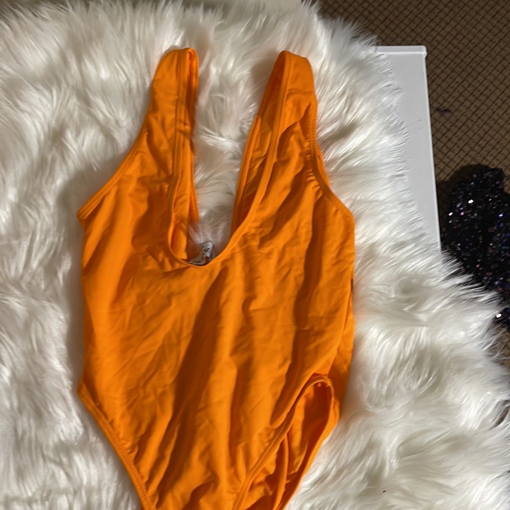 Bathing suit - Picture 3 of 3
